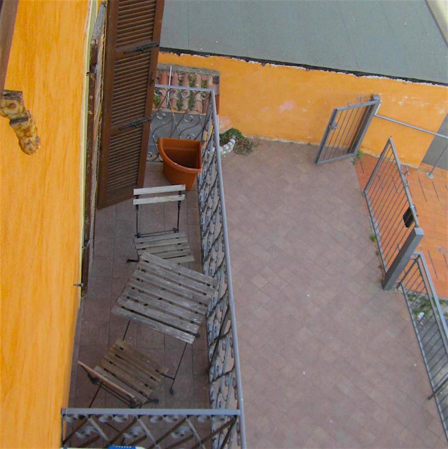 Aly D'Angelo Alla Torre - Immobiliare Azzurra Бардолино Экстерьер фото